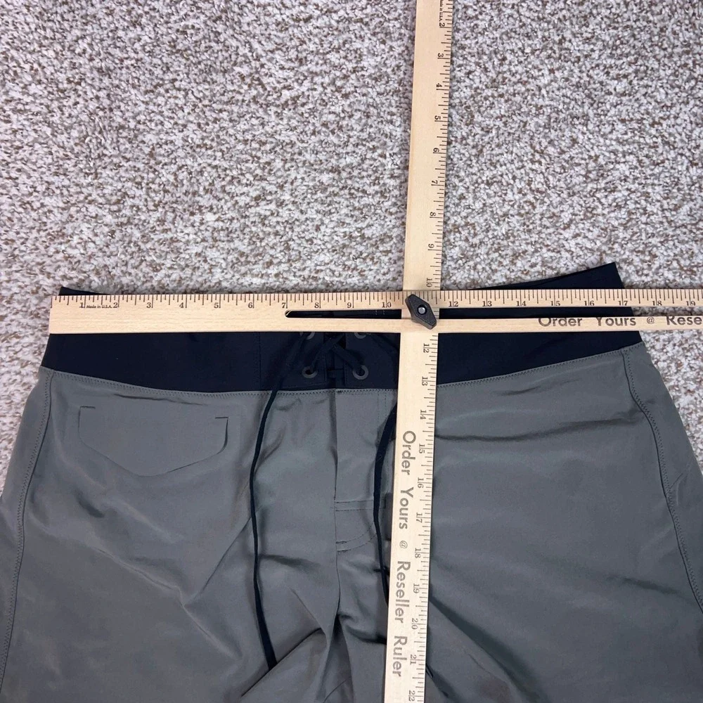 Athleta Board Shorts Womens 10T Grey Black Swim Surf Lace Up Pockets Active
